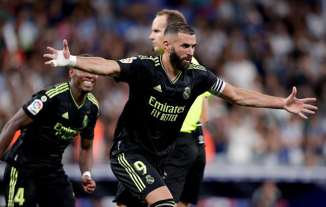 Doppio anello di Benzema + punizione segnata Real Madrid – Espanyol 3-1