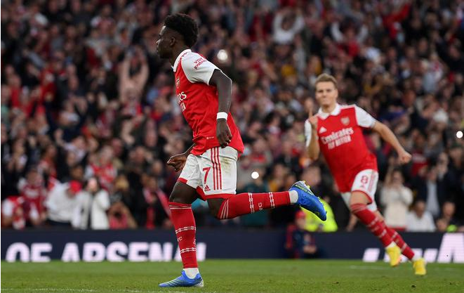 Arsenal in vantaggio 3-2 Liverpool, Saka raddoppia il passaggio di Martinelli